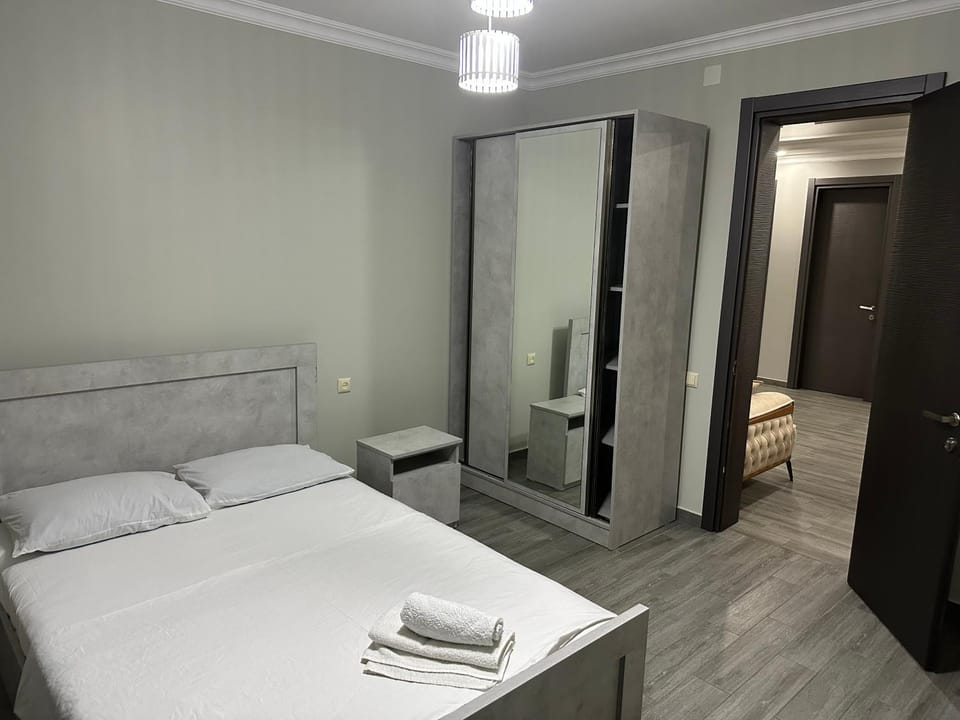 Bedroom, towels, wardrobe