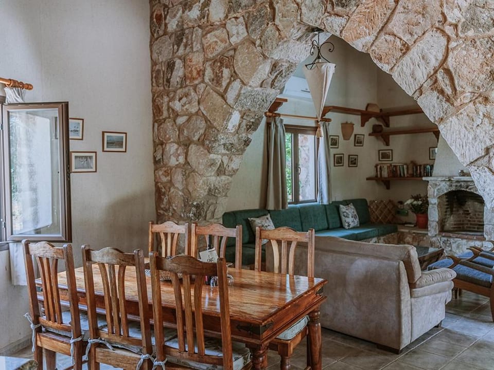 Seating area, Dining area