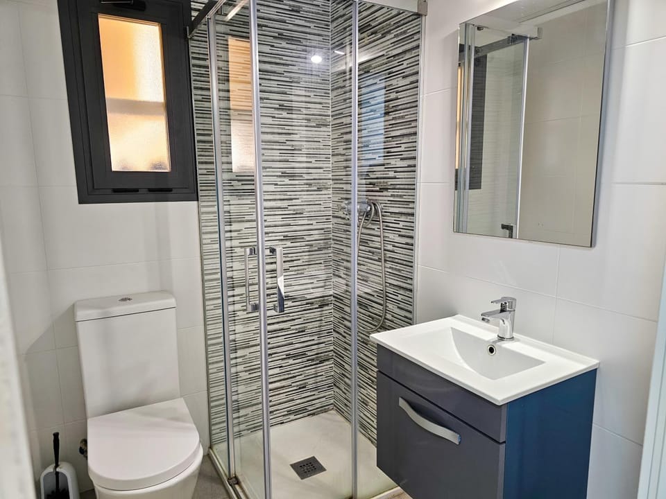 Shower, Toilet, Bathroom