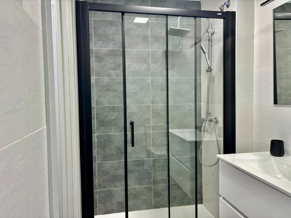 Shower, Bathroom