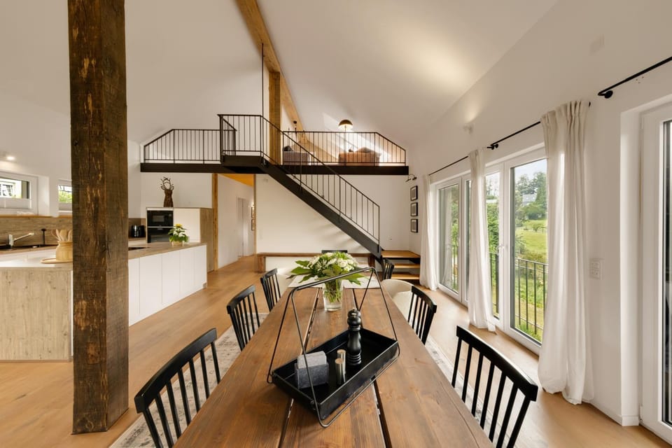 View (from property/room), Kitchen or kitchenette, Dining area