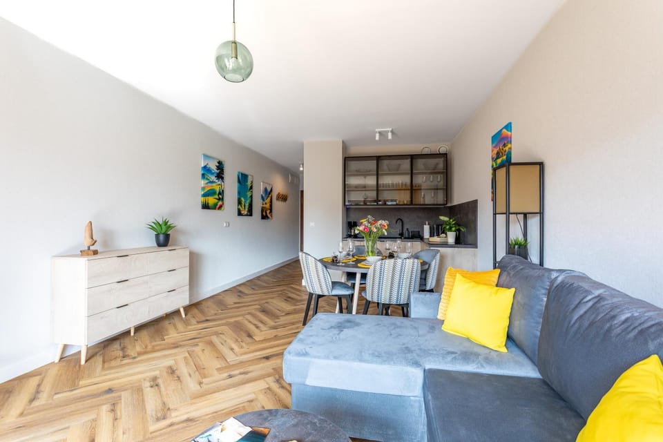 Kitchen or kitchenette, Seating area