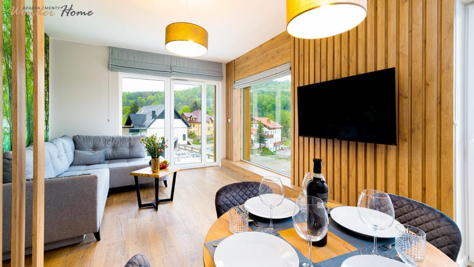 TV and multimedia, Living room, Seating area, Dining area