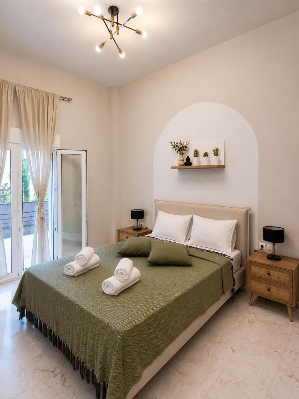 Jasmine Garden - Green Yard Apartment in Rethymno