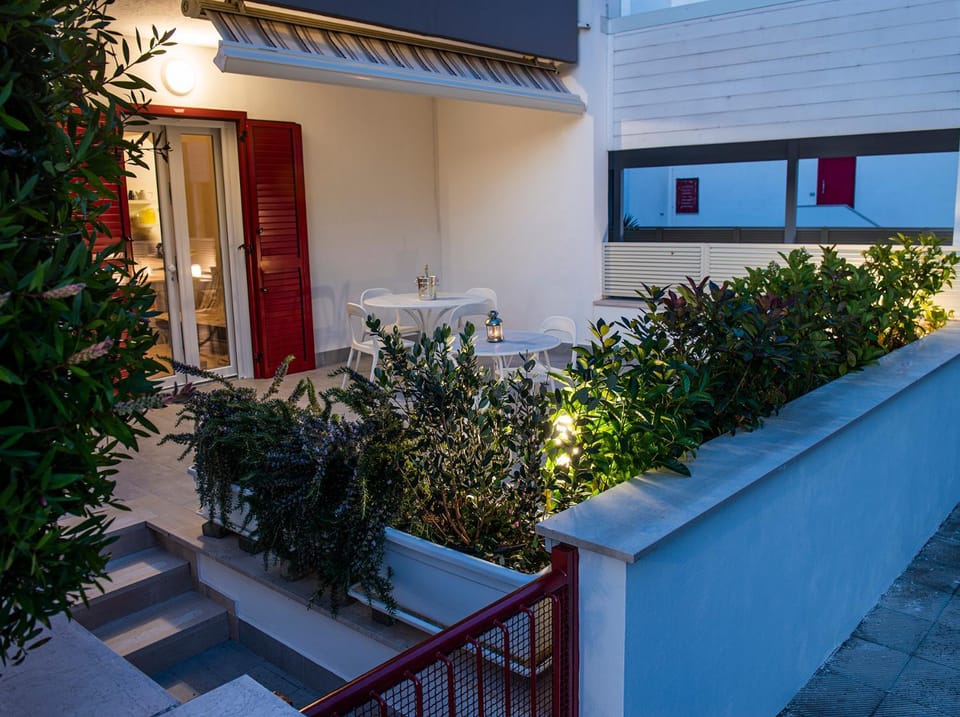 Property building, Balcony/Terrace