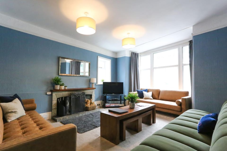 Property building, TV and multimedia, Living room