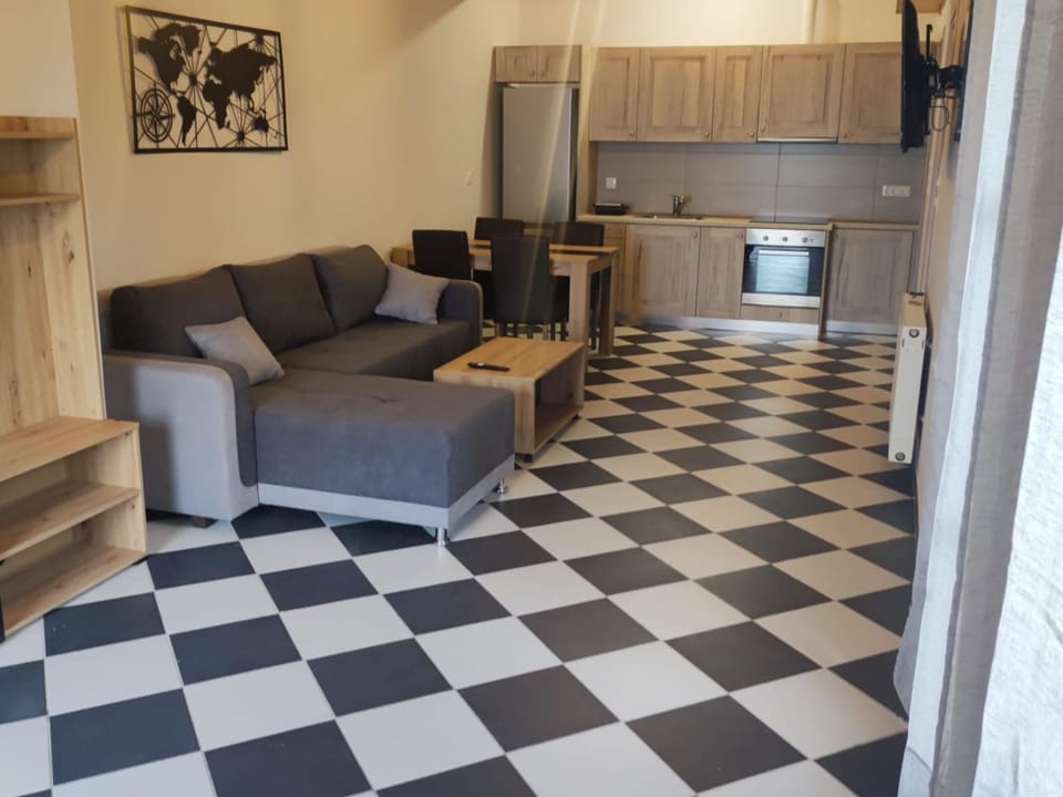 Kitchen or kitchenette, Living room, Seating area, Dining area, pet friendly, stove