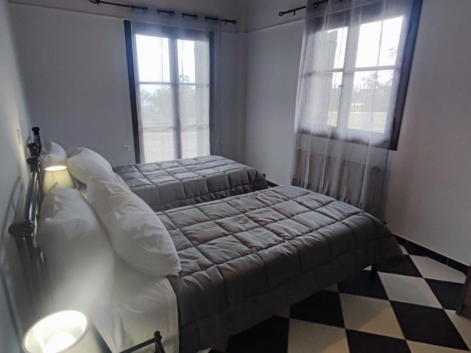 Bed, Day, Photo of the whole room, Bedroom