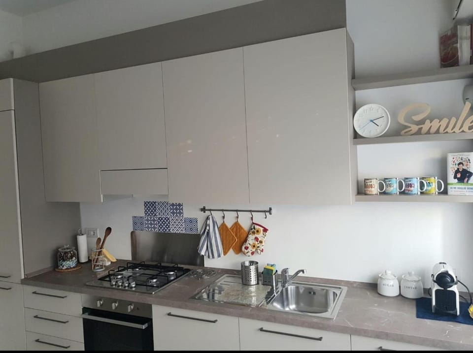 SMILE HOUSE. Intero trilocale 15 min. dal Centro Apartment in Milan