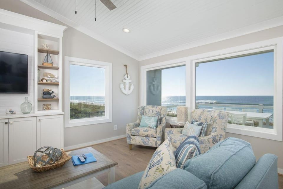 The Hanner Home House in Pine Knoll Shores