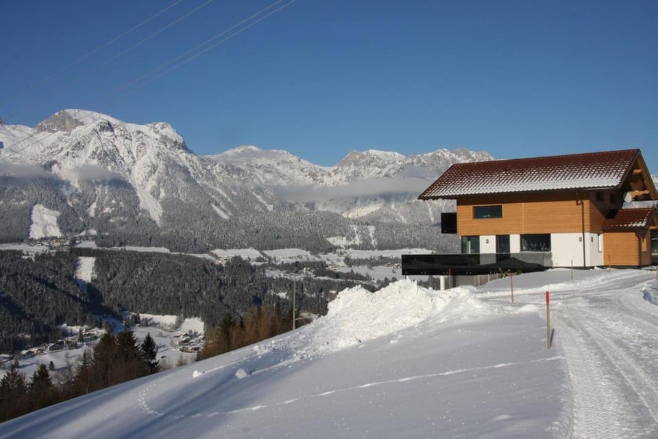 Property building, Day, Natural landscape, Winter, Mountain view