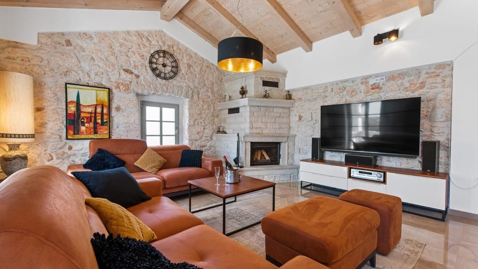 Living room, Seating area, air conditioner