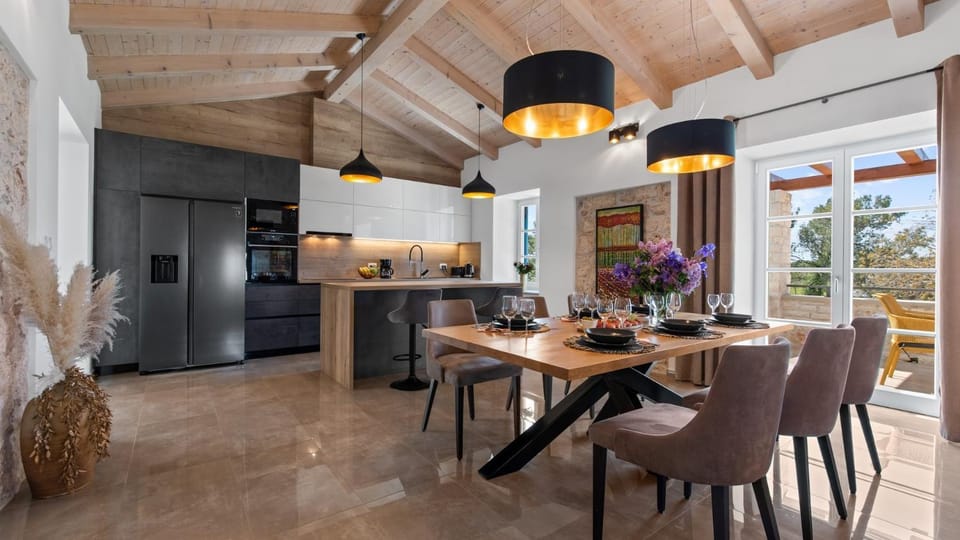 Kitchen or kitchenette, Seating area, Dining area, air conditioner