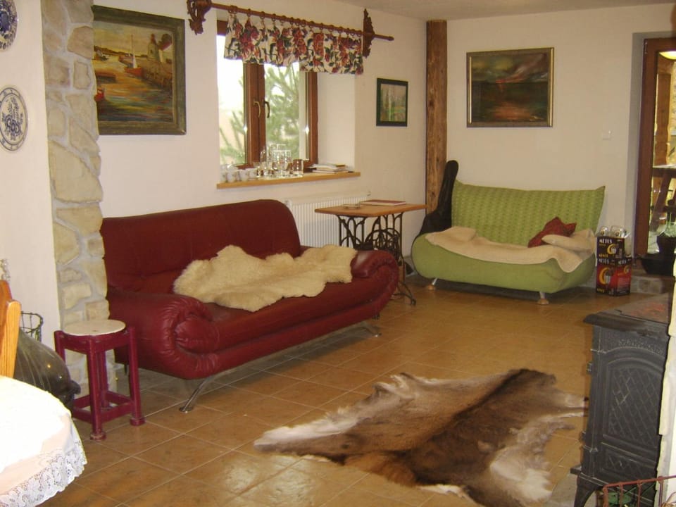 Communal lounge/ TV room
