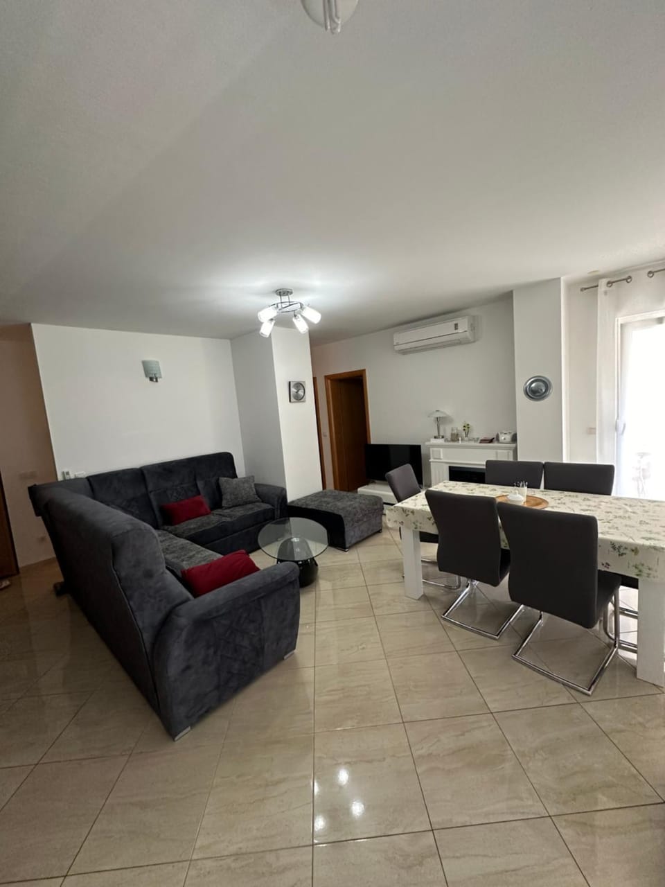 Living room, Dining area