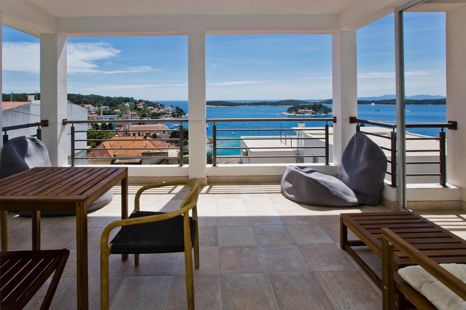 Balcony/Terrace, Seating area, Sea view