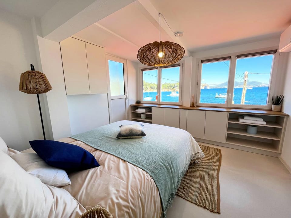 Bedroom, Sea view