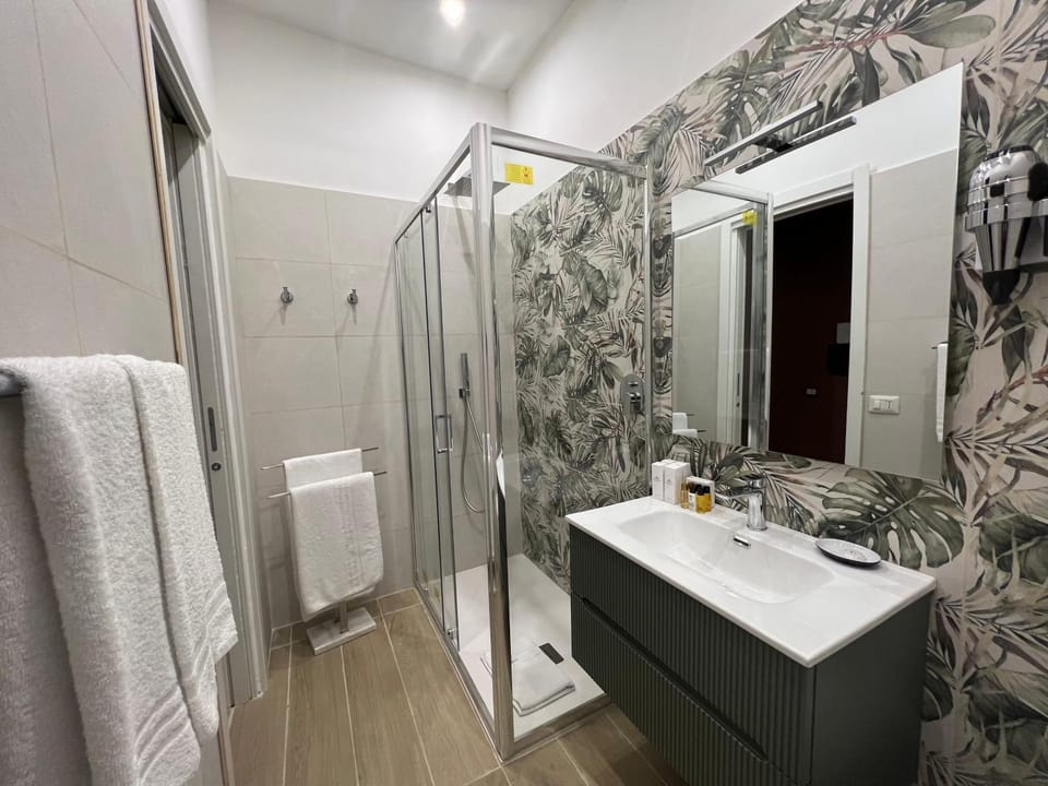 Shower, towels