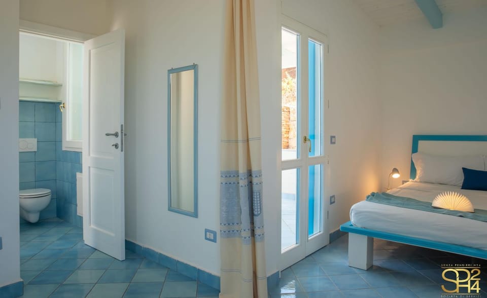 Toilet, Bathroom, Photo of the whole room