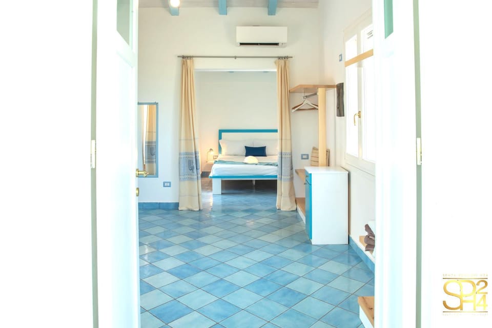 Bed, Photo of the whole room, air conditioner