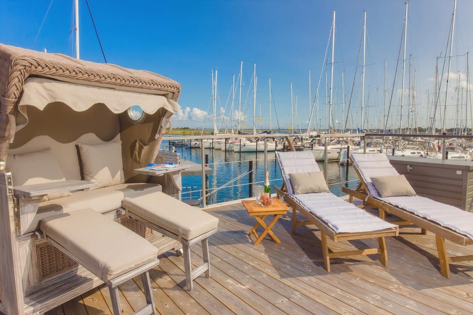 Day, Natural landscape, View (from property/room), Balcony/Terrace, Seating area, Sea view, sunbed
