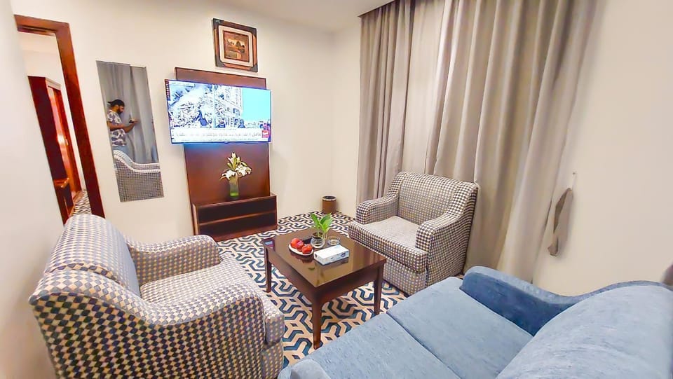 Communal lounge/ TV room, TV and multimedia, Living room