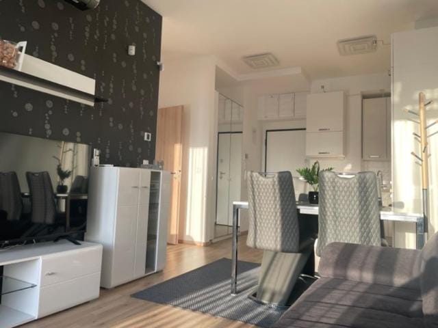Living room, Seating area, Dining area, Breakfast