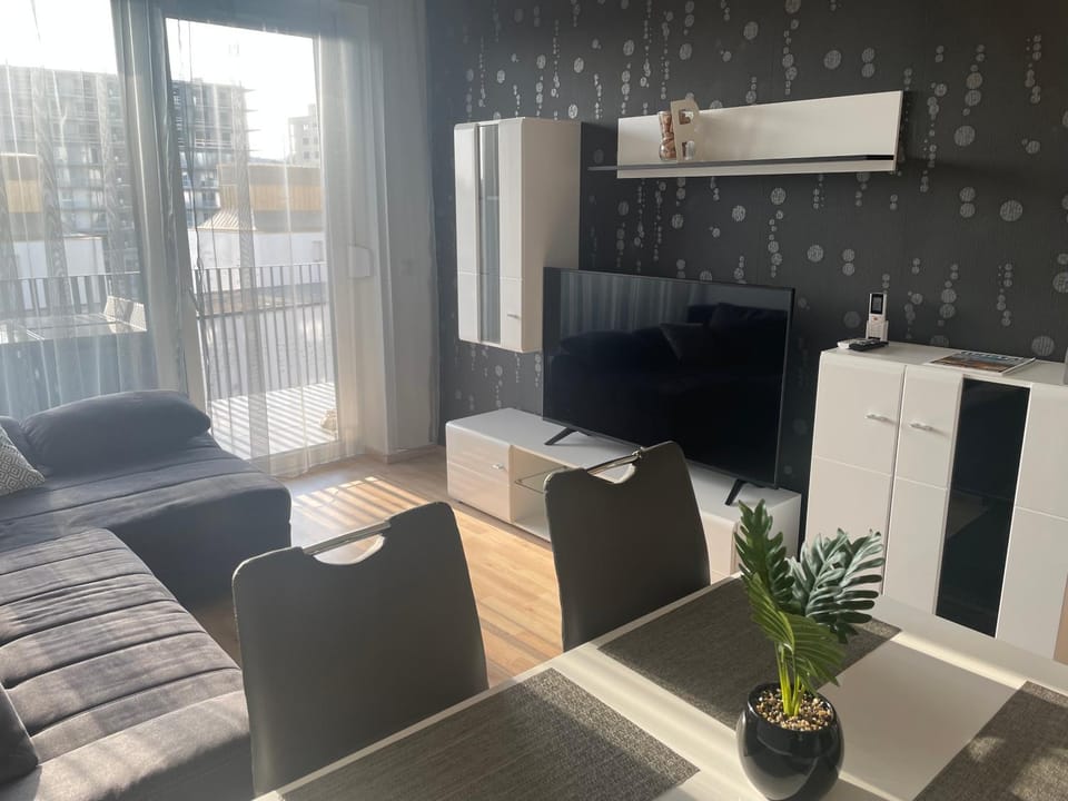 Day, Living room