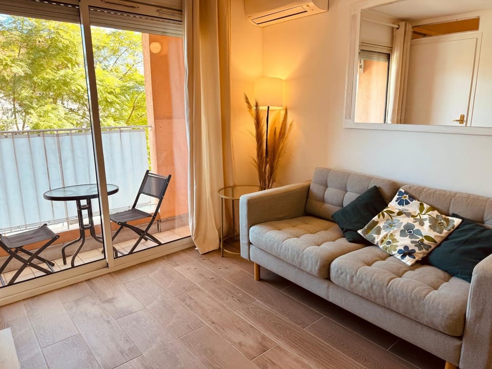 Claelle Appartment - 200m beach Apartment in Mandelieu-La Napoule