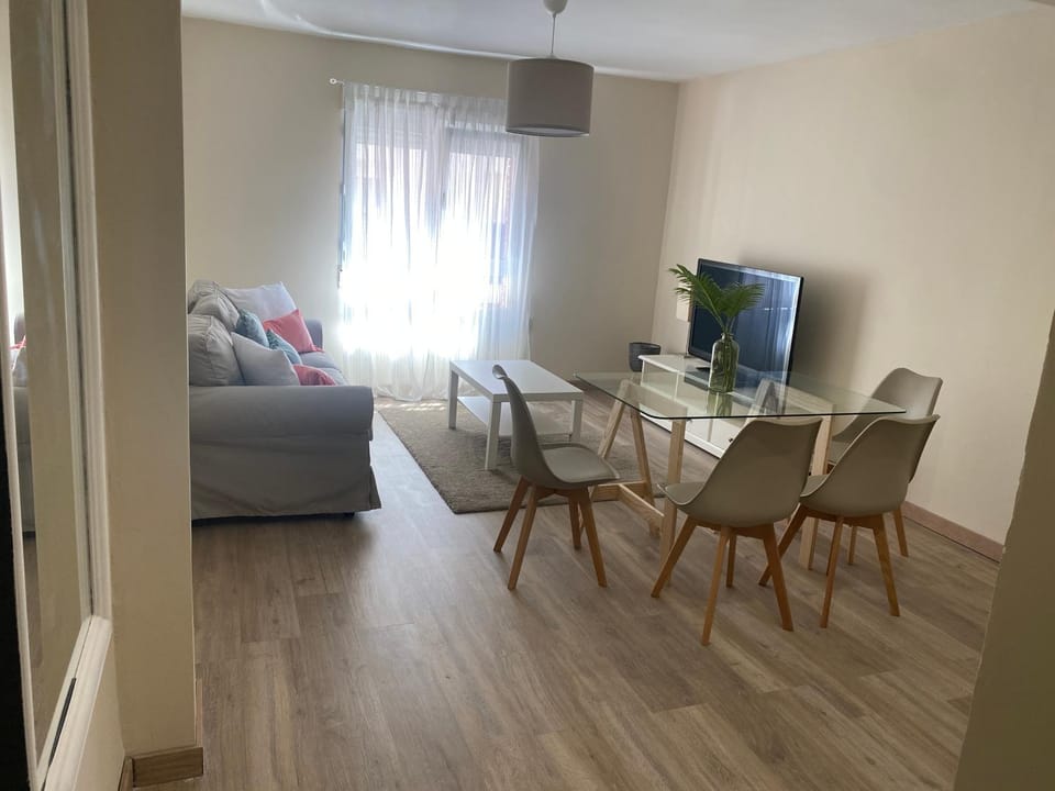 Piso completo en Gijon muy cerca de la playa Apartment in Gijón
