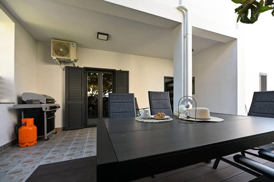 BBQ facilities, Balcony/Terrace