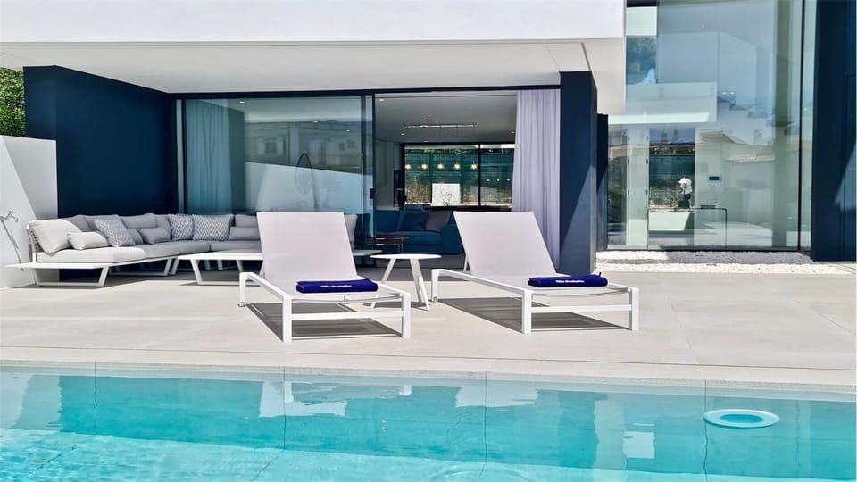 Patio, Swimming pool