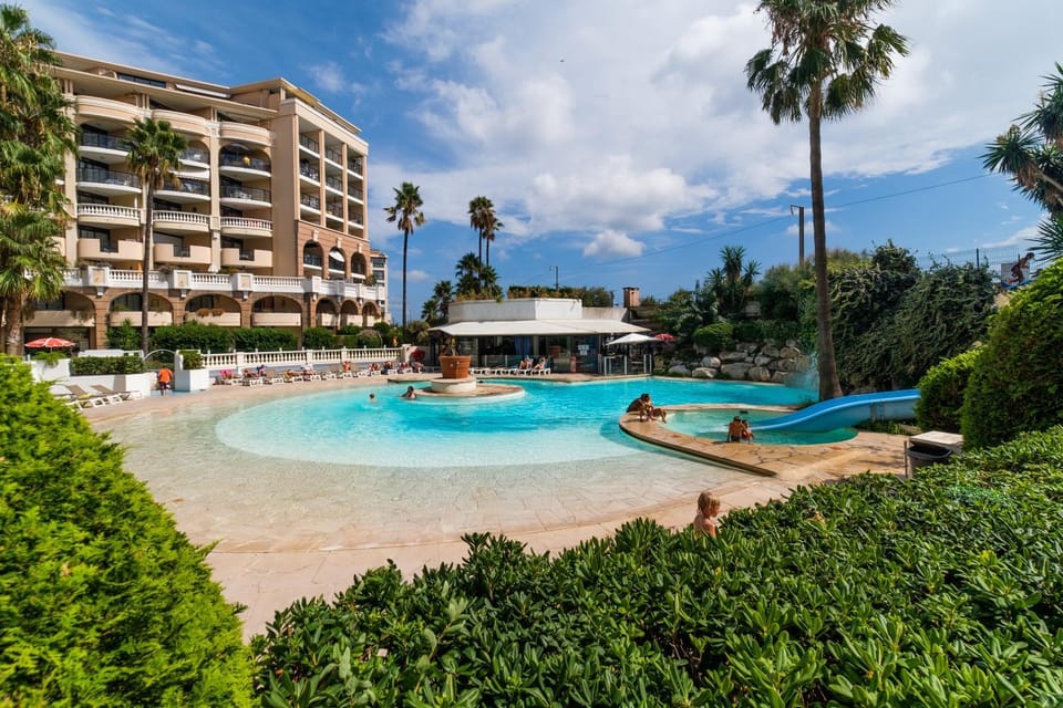 Property building, Swimming pool