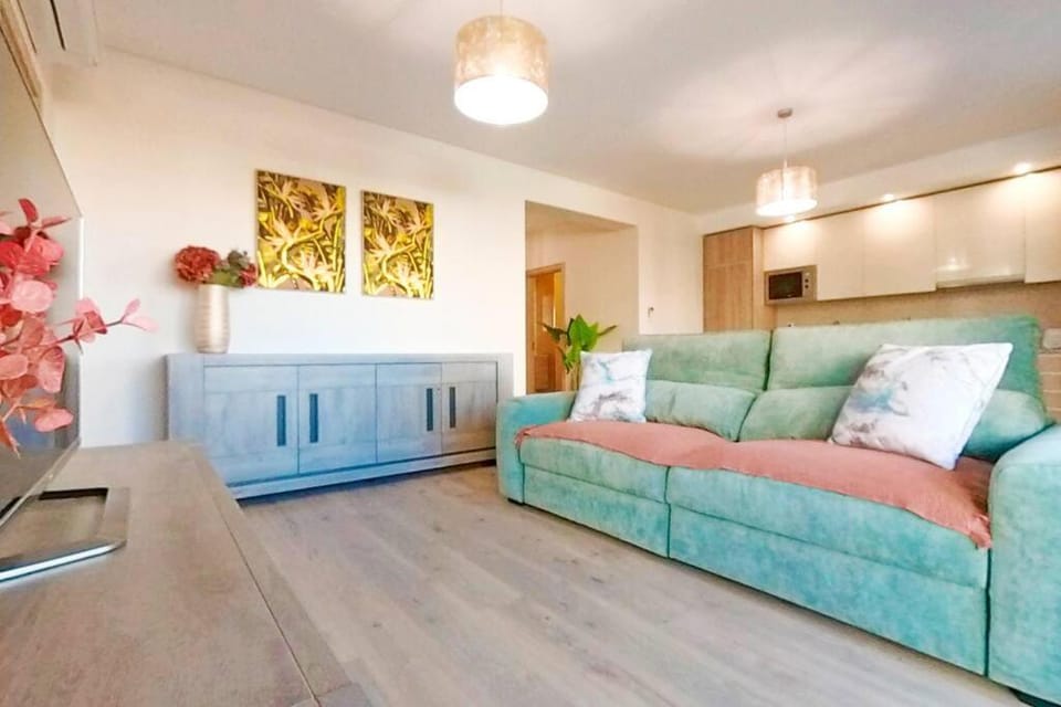 Kitchen or kitchenette, Living room, Seating area