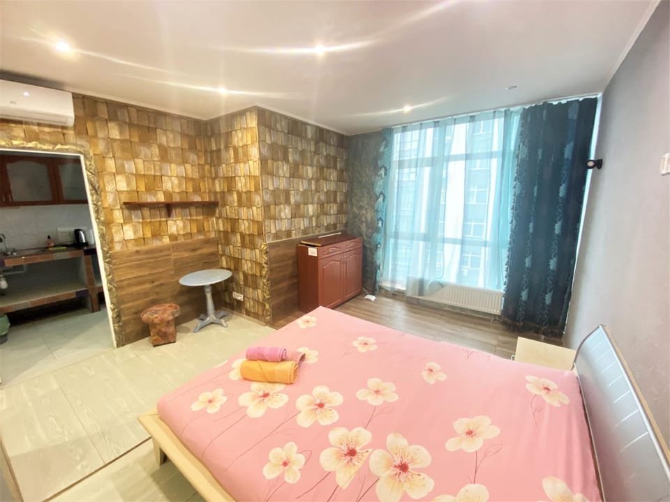 Bed, Photo of the whole room, towels