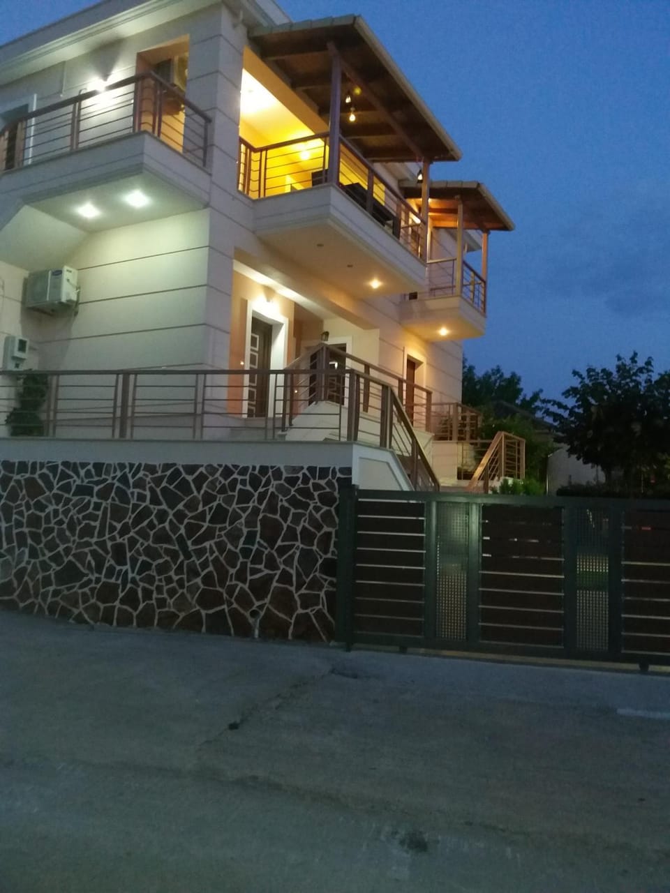 Property building, Night, View (from property/room), Balcony/Terrace