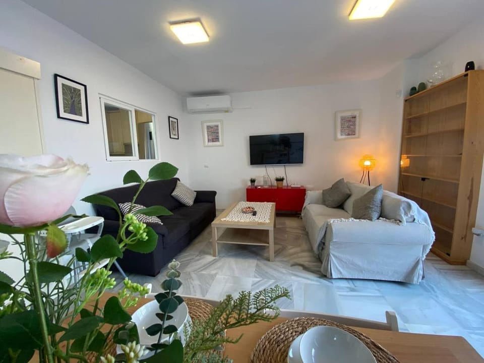 Communal lounge/ TV room, TV and multimedia, Living room