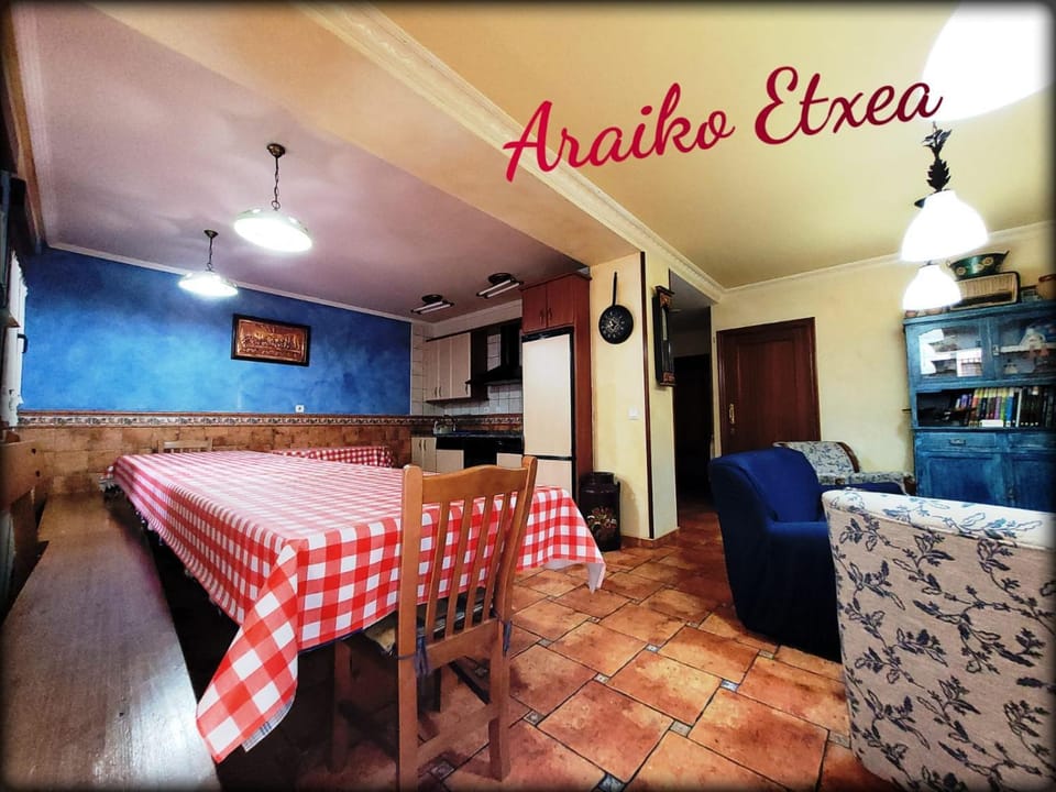 Kitchen or kitchenette, Kitchen or kitchenette, Living room, Seating area, Dining area, minibar