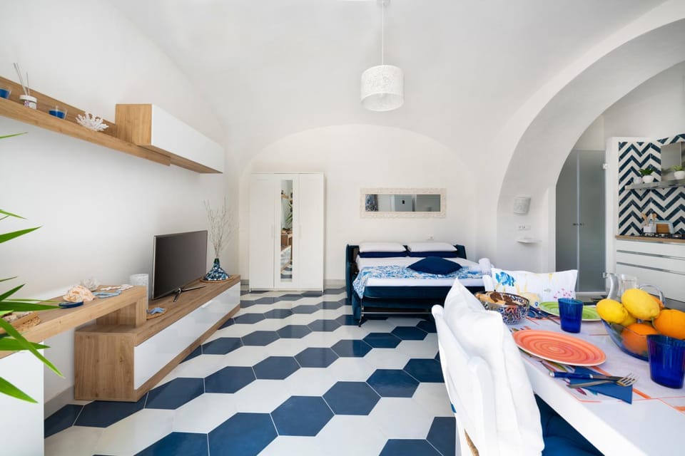 Communal lounge/ TV room, Living room, Dining area, Bedroom