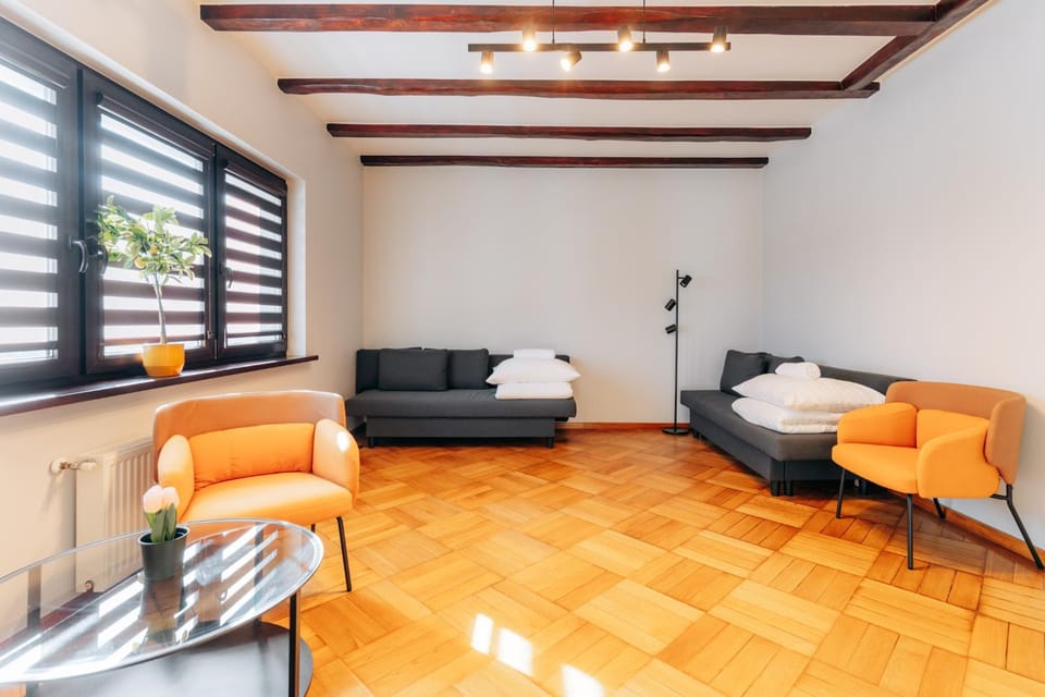 Seating area, Bedroom