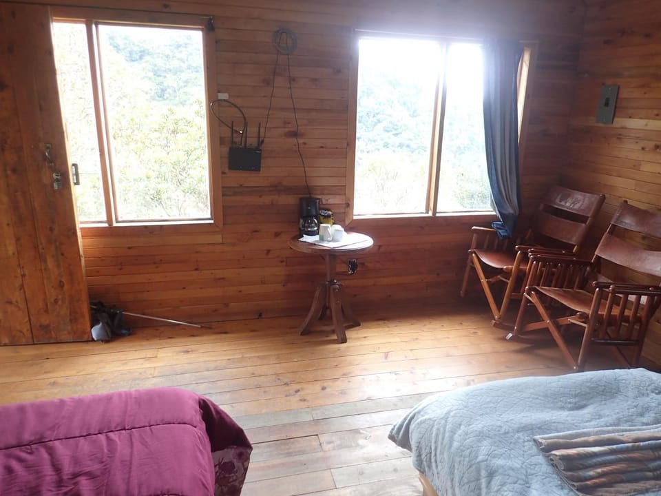 Quetzal Valley Cabins Cabin in Cartago Province, Costa Rica