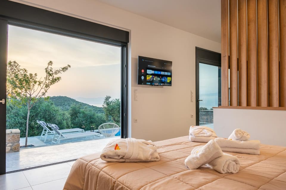 TV and multimedia, Photo of the whole room, Bedroom