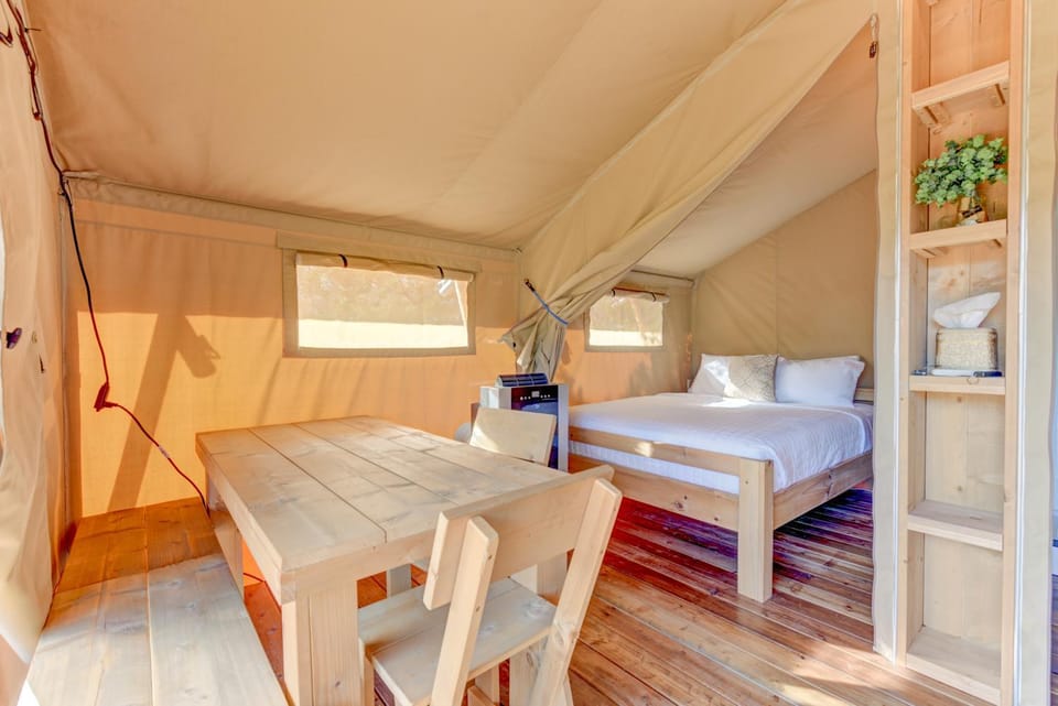 Bed, air conditioner