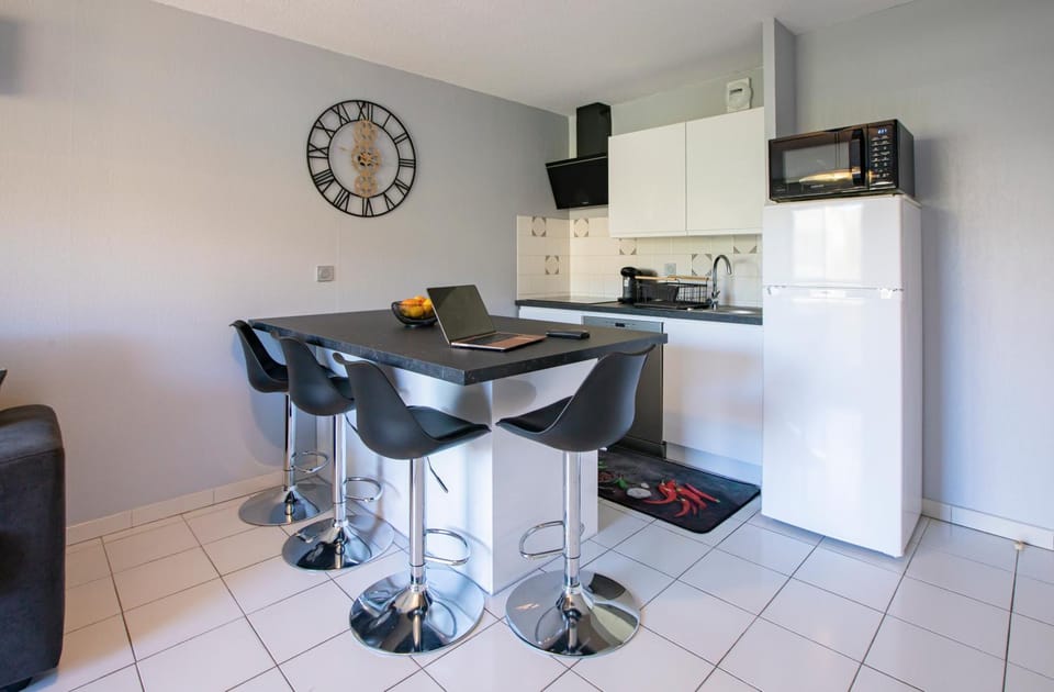 Kitchen or kitchenette, Dining area, kitchen, kitchen