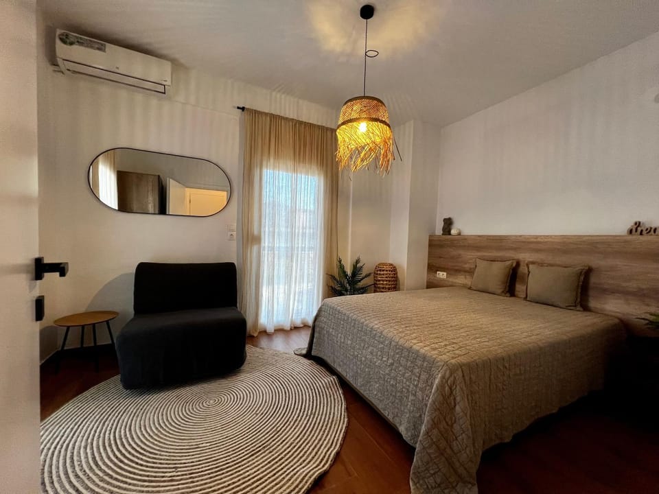 Photo of the whole room, Bedroom, air conditioner