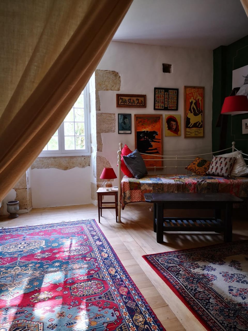 Seating area, Bedroom