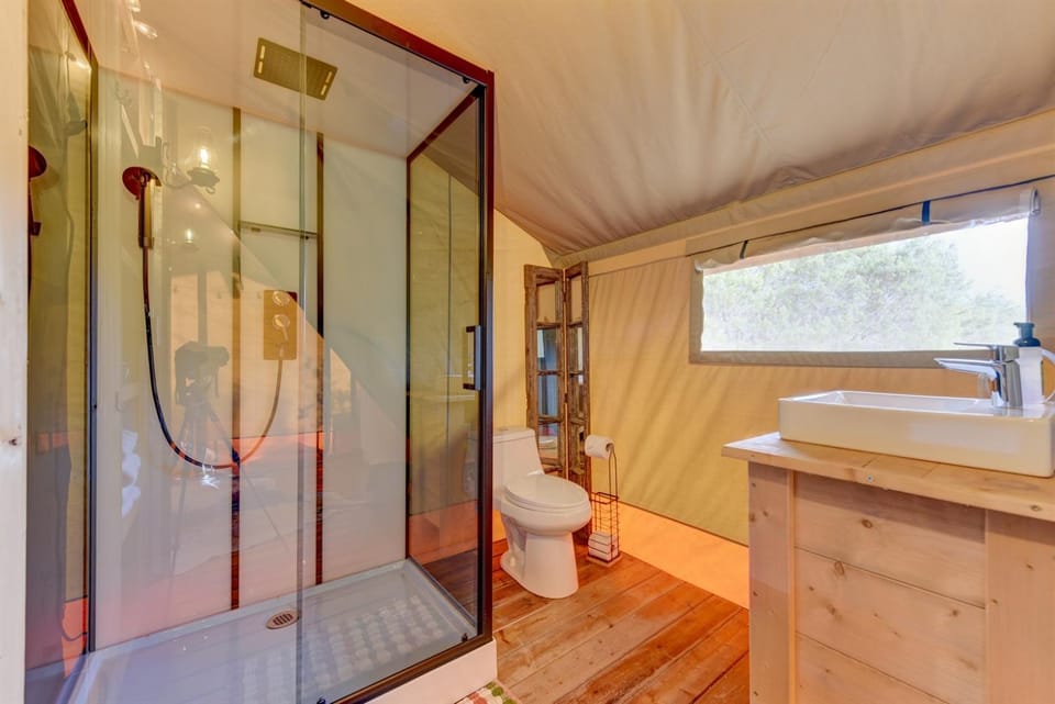 Glamping Getaway on Winery in Hill Country Luxury tent in Rio Grande