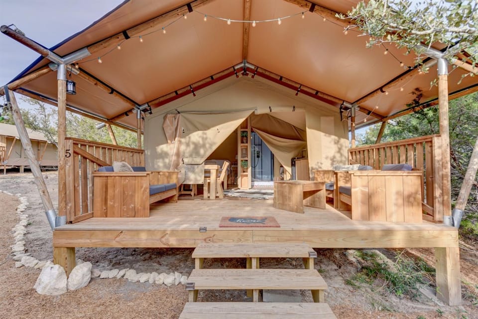 Glamping Getaway on Winery in Hill Country Luxury tent in Rio Grande