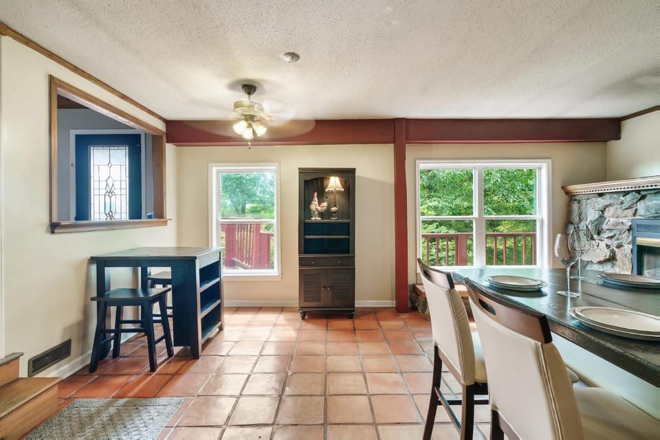 The Big Easy Cottage House in Sevier County