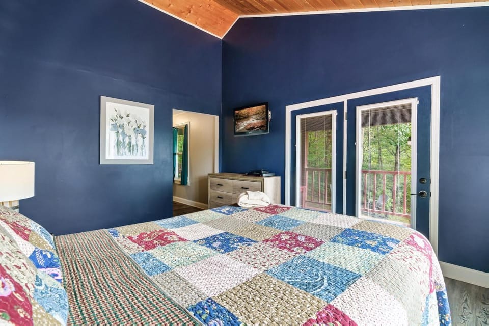 The Big Easy Cottage House in Sevier County